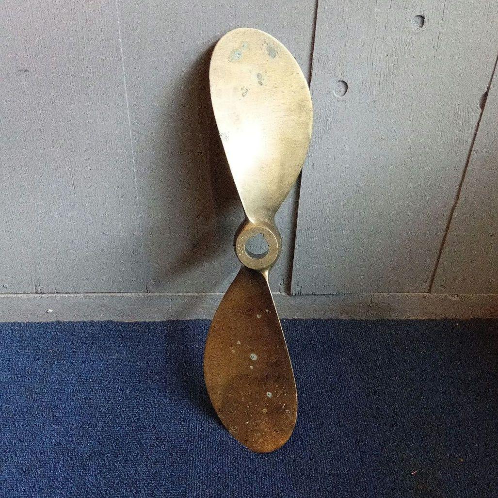 真鍮製プロペラ 約2.8ｋｇ　ボート　ヴィンテージ　置物　ディスプレイ